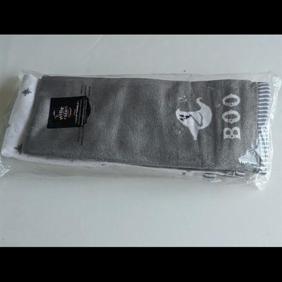 HYDE and EEK 2 Pack Halloween Themed Hand Towels. 15in*25in - Picture 3 of 6